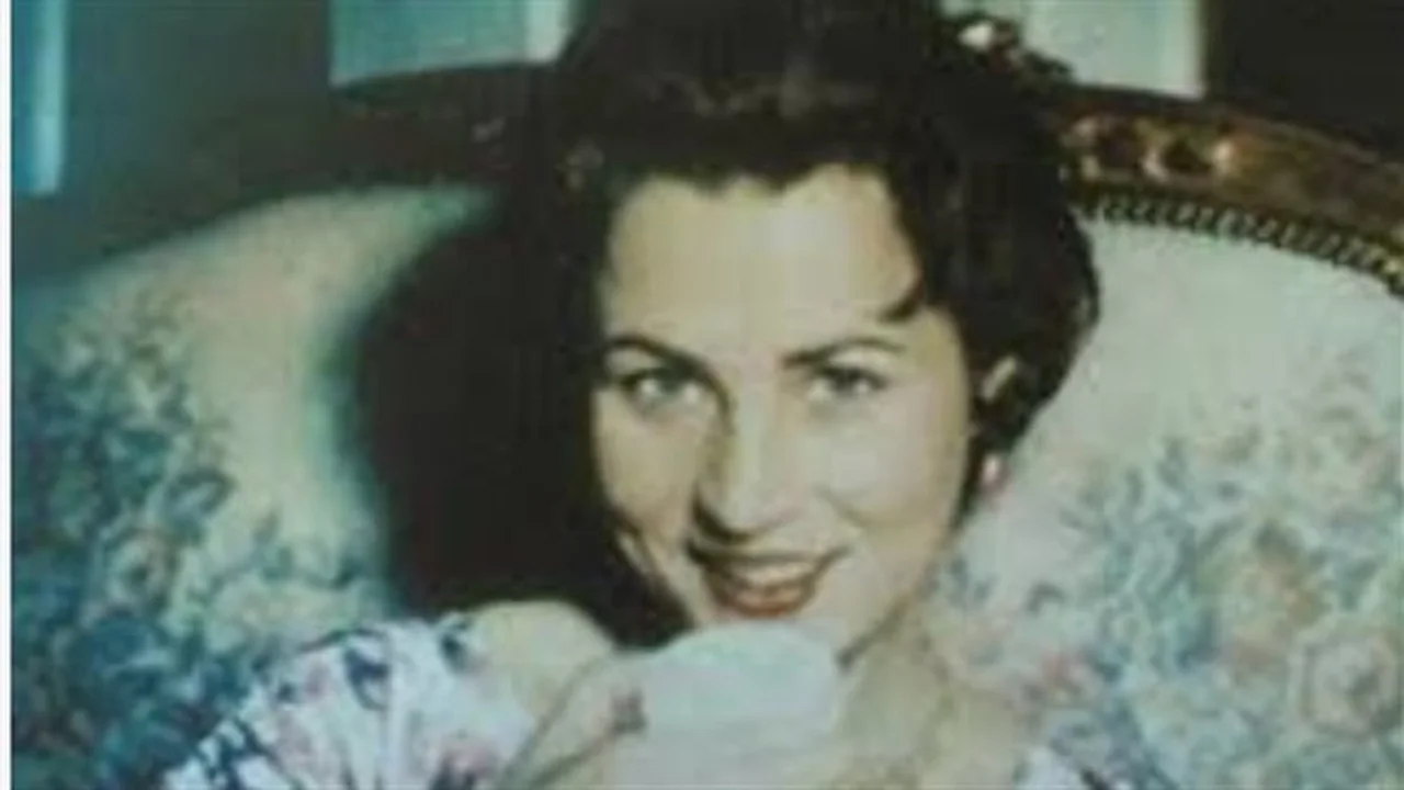 زهرة العلا تحتفل بعيد ميلادها: من معهد الفنون إلى لقب فنانة العطاء